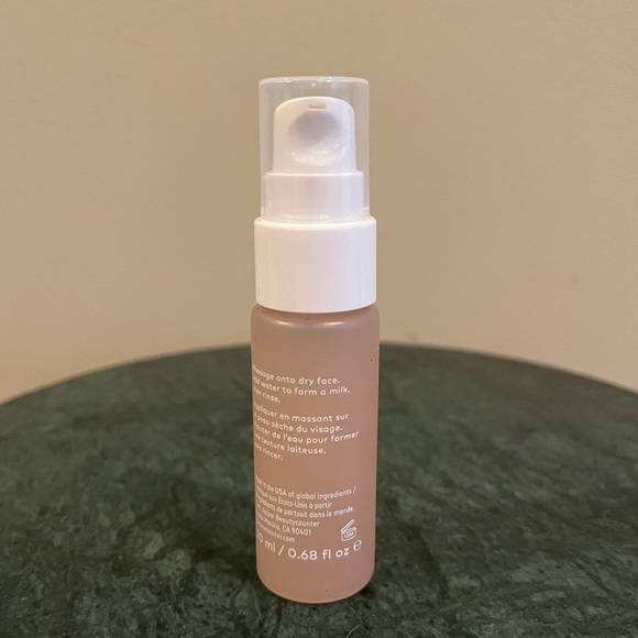 Beautycounter Countertime Lipid Defense
Cleansing Oil, mini/travel size - Picture 2 of 4